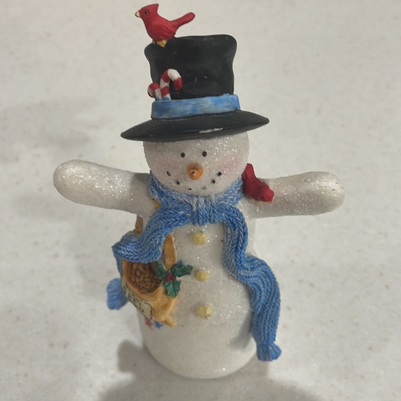 2 snowmen. - Picture 2 of 6